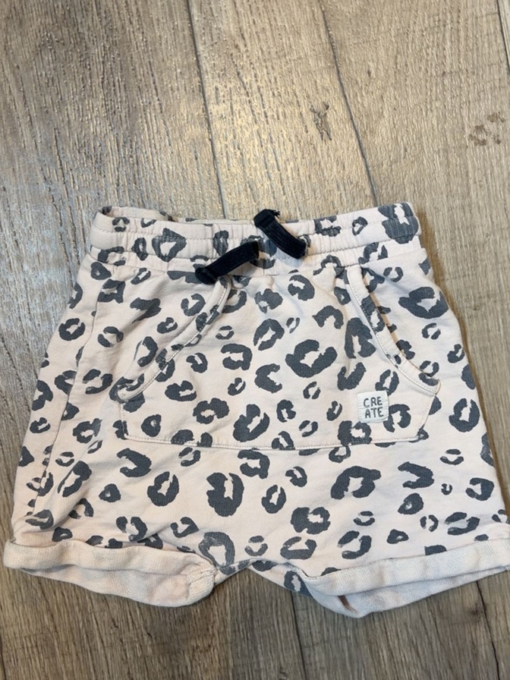 4T/ Kids: Leopard Print Drawstring Shorts, with front pouch pocket : art class